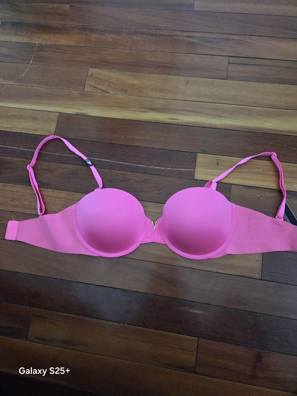 Victoria's Secret Hot Pink Push-Up Bra- Convertable to Strapless 32D NWT